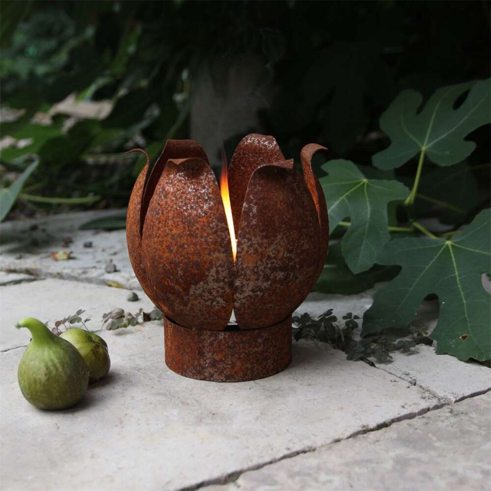 Ulkotuli 'Ruusu' maahan