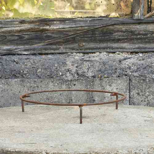 Rautainen alusta 30 cm, Iron Stand